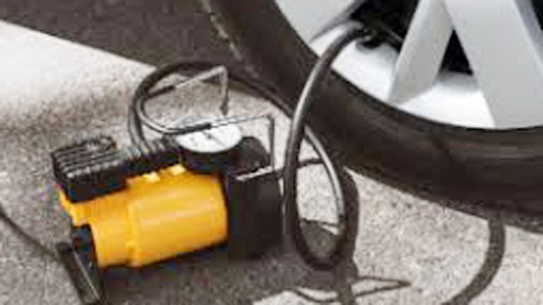 Does Car Need to Be Running to Use Tire Inflator