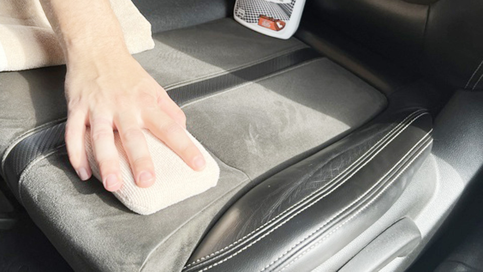 How to Clean the Leather Interior of a Car