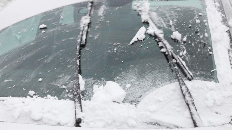How to Keep Snow from Sticking to Wiper Blades