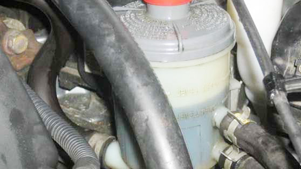 How to Bleed Air from Power Steering Pump 1 How to Bleed Air from Power Steering Pump