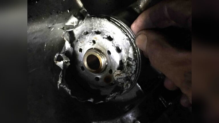 How to Get a Stuck Oil Filter off a Car: Easy Expert Tips 3 How to Get a Stuck Oil Filter off a Car